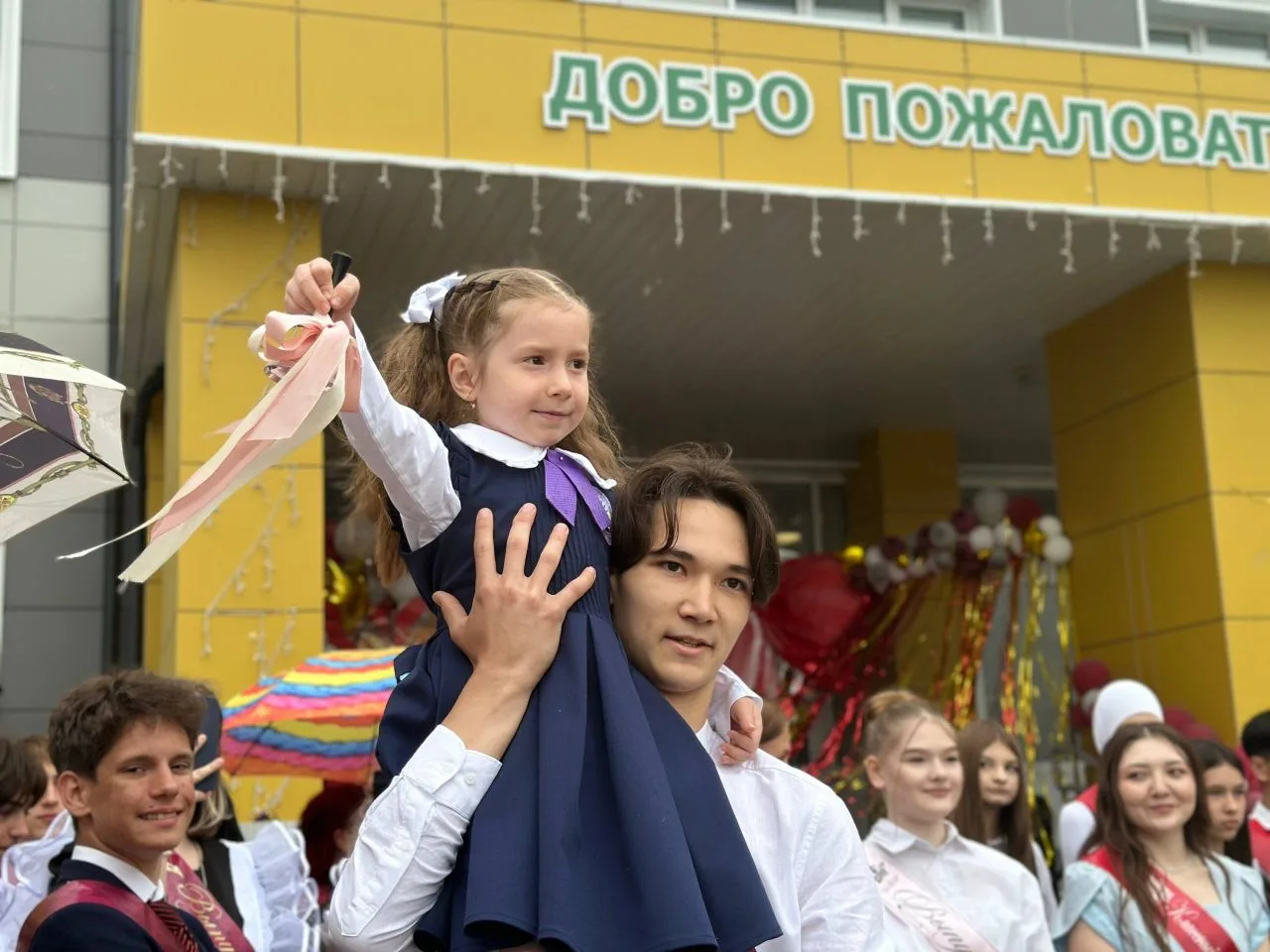 🌟Прозвенел последний звонок🔔  ✨Выпускники нашей школы стоят на пороге, где начинается настоящая взро