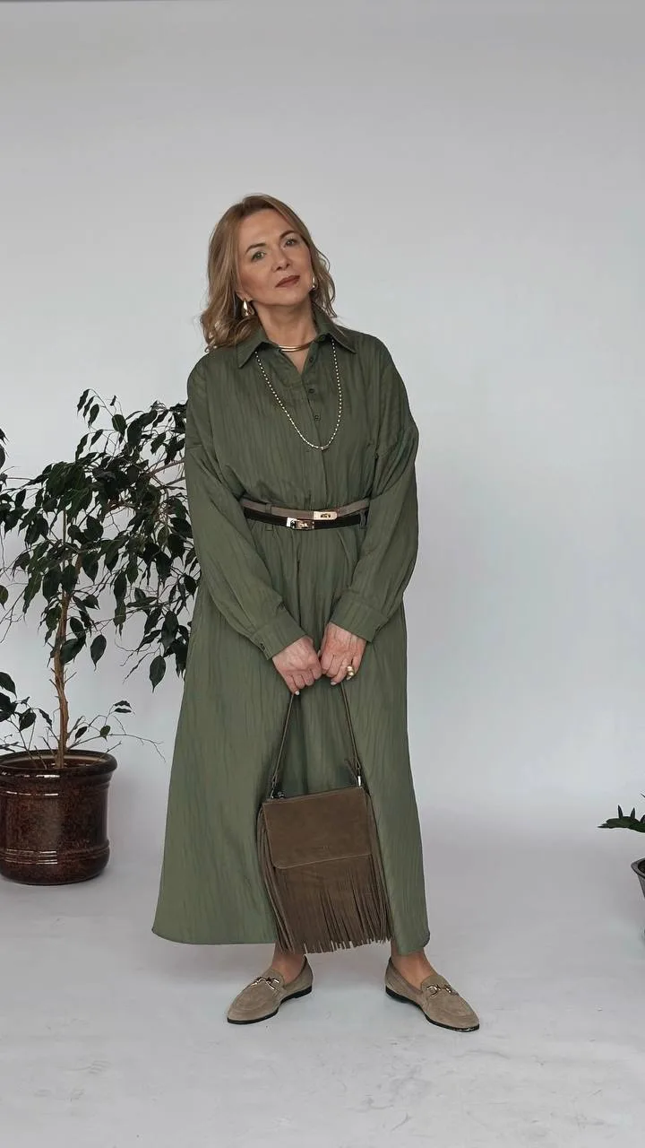 Платье-рубашка CLOXY в оттенке хаки со скидкой −30% 🌿