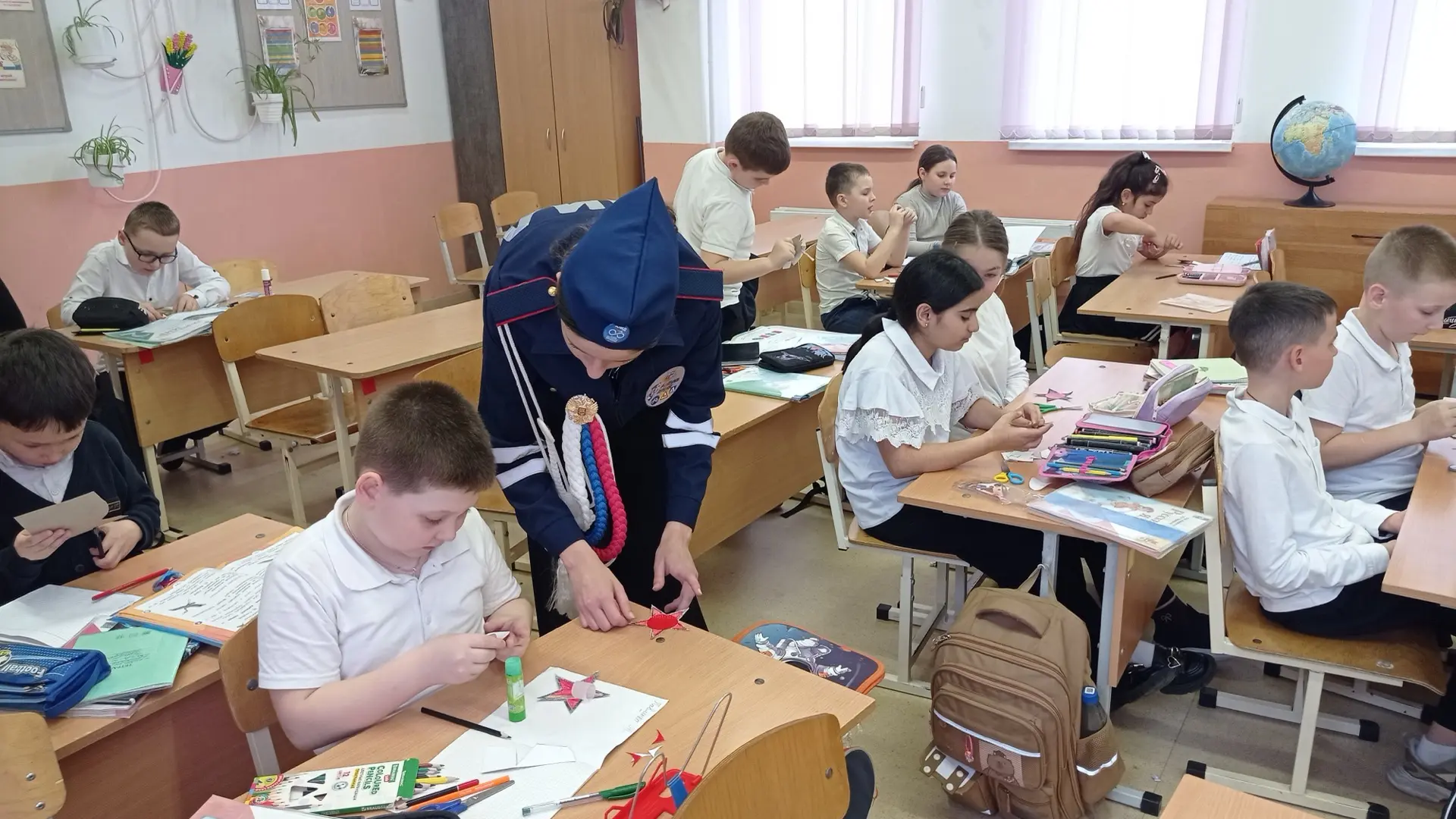 Отряды ЮИД нашей школы присоединились к важной акции «За безопасный мир!» в рамках проекта «Ростов –