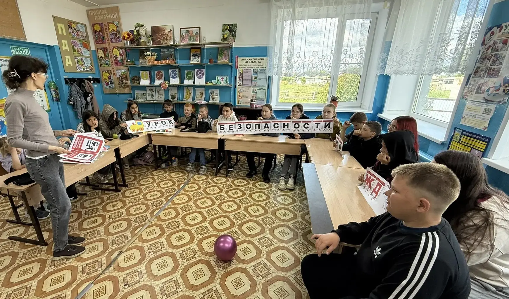 В нашей школе проходят мероприятия, приуроченные к месячнику «Уступи дорогу поездам». Н...