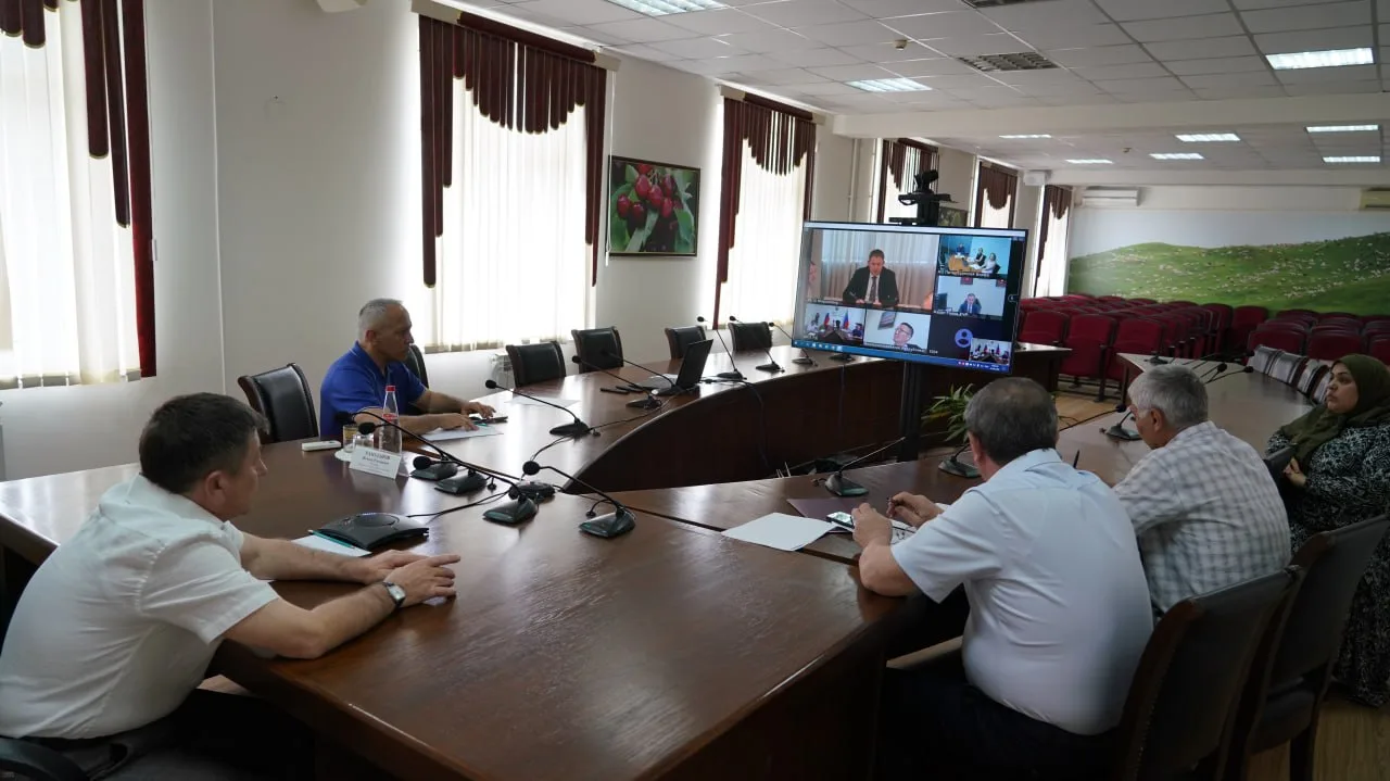 Представители Минсельхозпрода Дагестана и животноводческих предприятий республики в режиме видеоконф