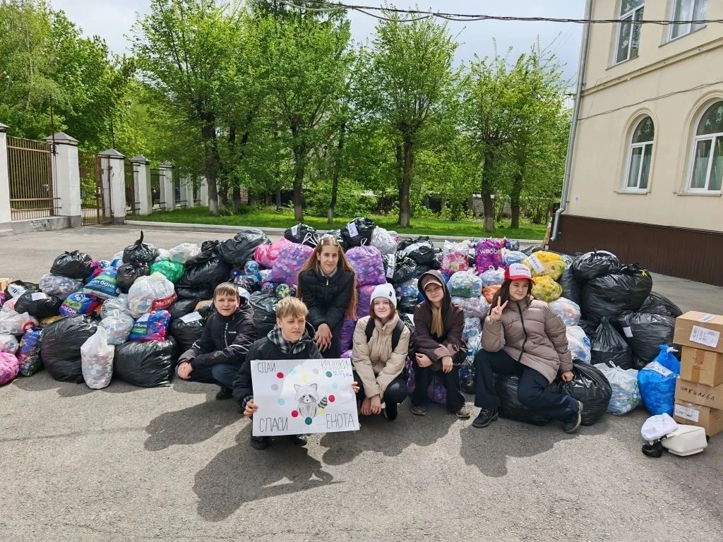 🦝 Экологический успех 6а класса.   Волонтёры «Нового поколения» приняли активное участие в городской