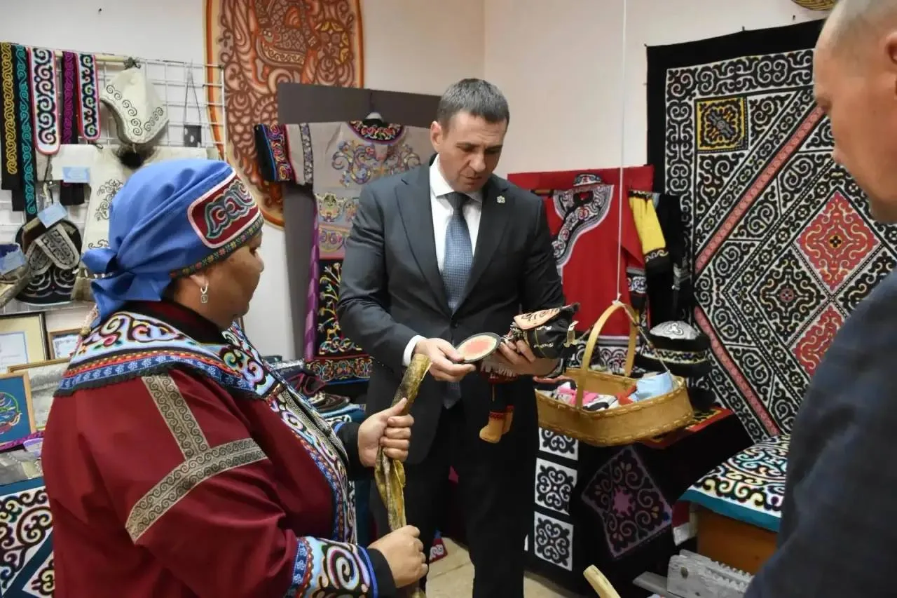 Сегодня мы впервые отмечаем День коренных малочисленных народов России.  Этот праздник появился в ка