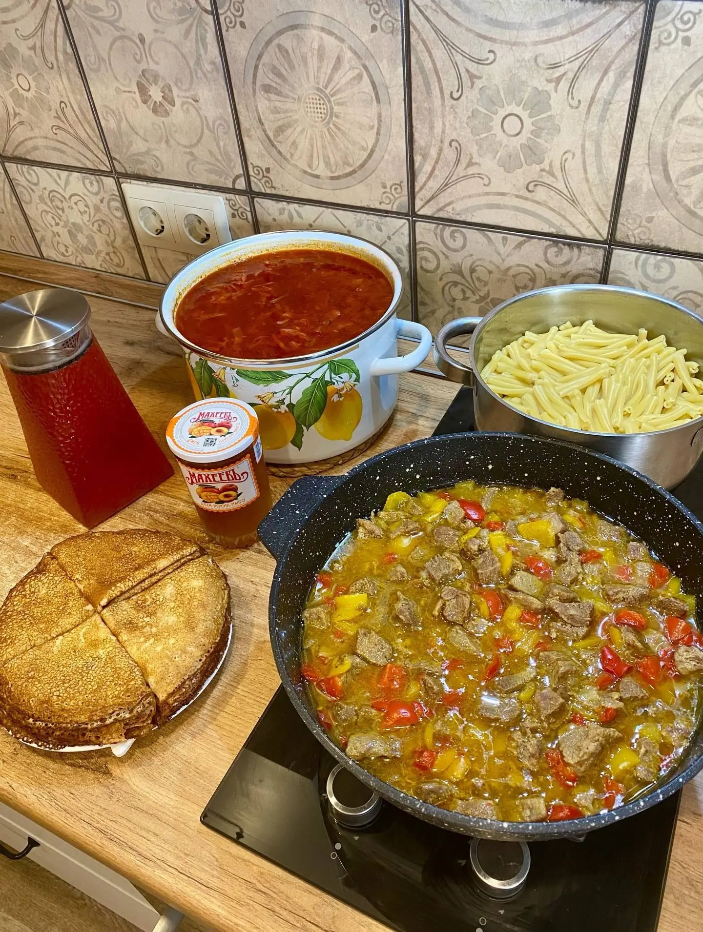 Меню на день 😋

Кому нравится рубрика, ставьте обязательно лайк. Благодаря этой мелочи паблик разви