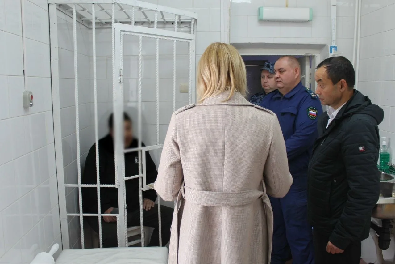 Нарушений не нашли: представители надзорных органов и общественники посетили СИЗО‑3 в В...