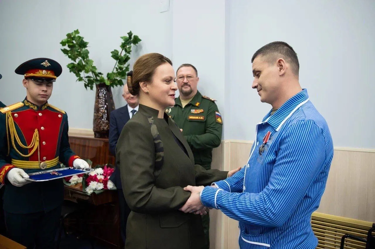 Вручила государственные и ведомственные награды военнослужащим – участникам специальной военной опер