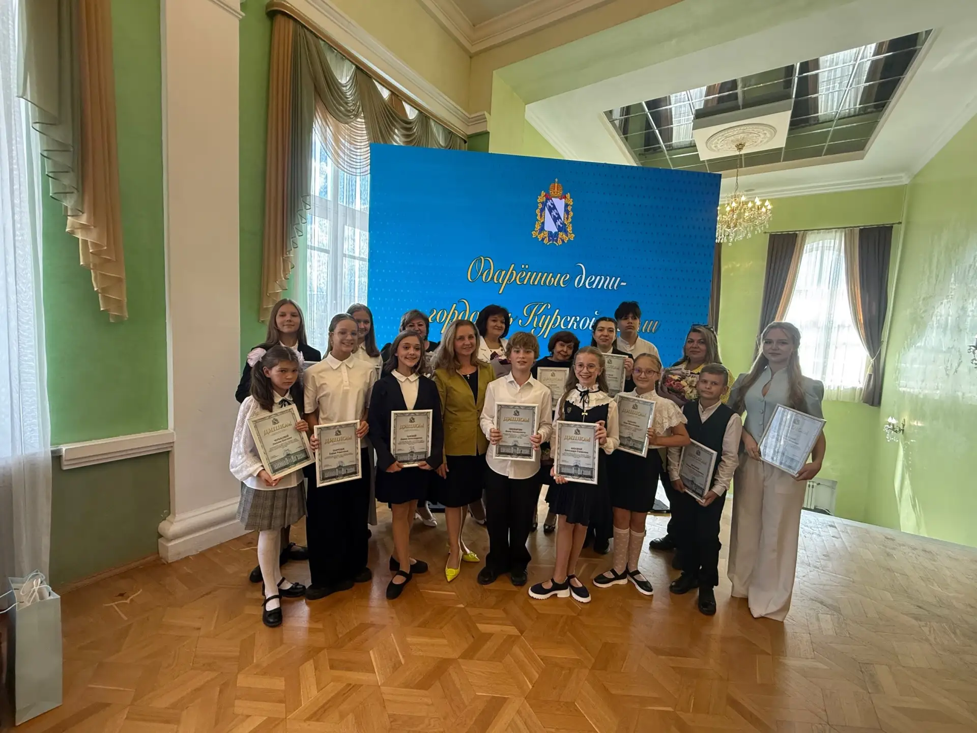 ⭐️ 4 сентября в Свиридовском зале прошло награждение стипендиатов и премиантов Губернат...
