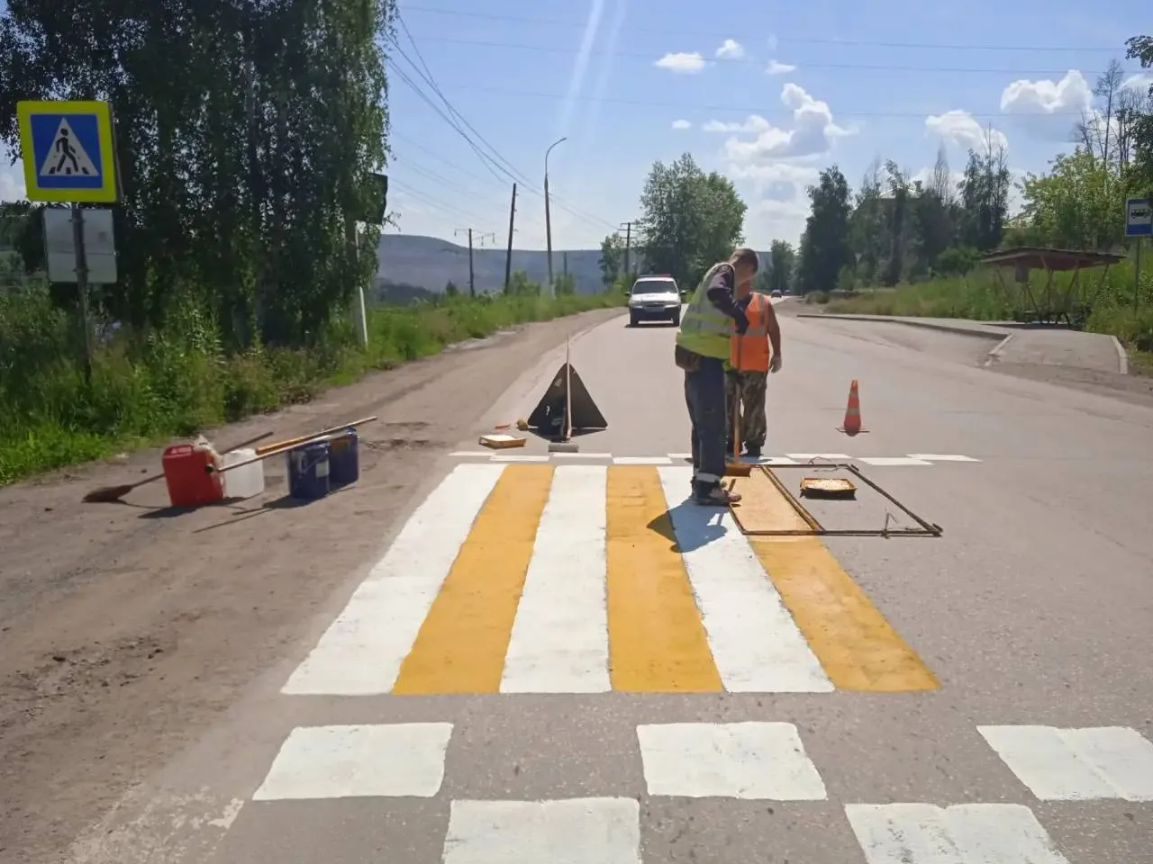 🚜 МКУ «Чистый город» продолжает работы по благоустройству и содержанию общественных те...