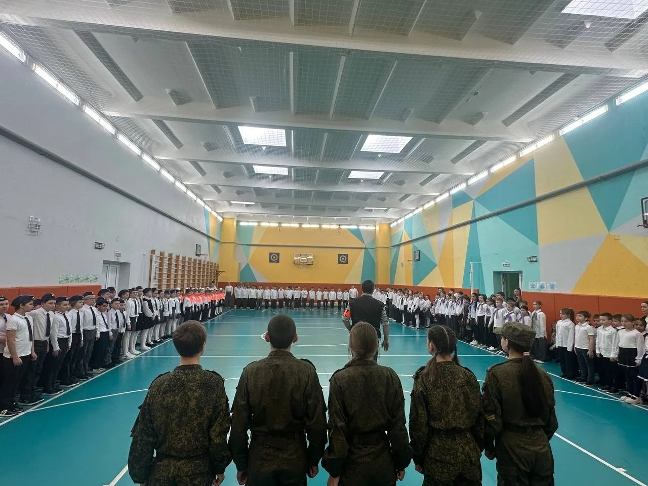 «Зарница 2.0» — это военно-патриотическая игра, в ходе которой участники демонстрируют навыки началь