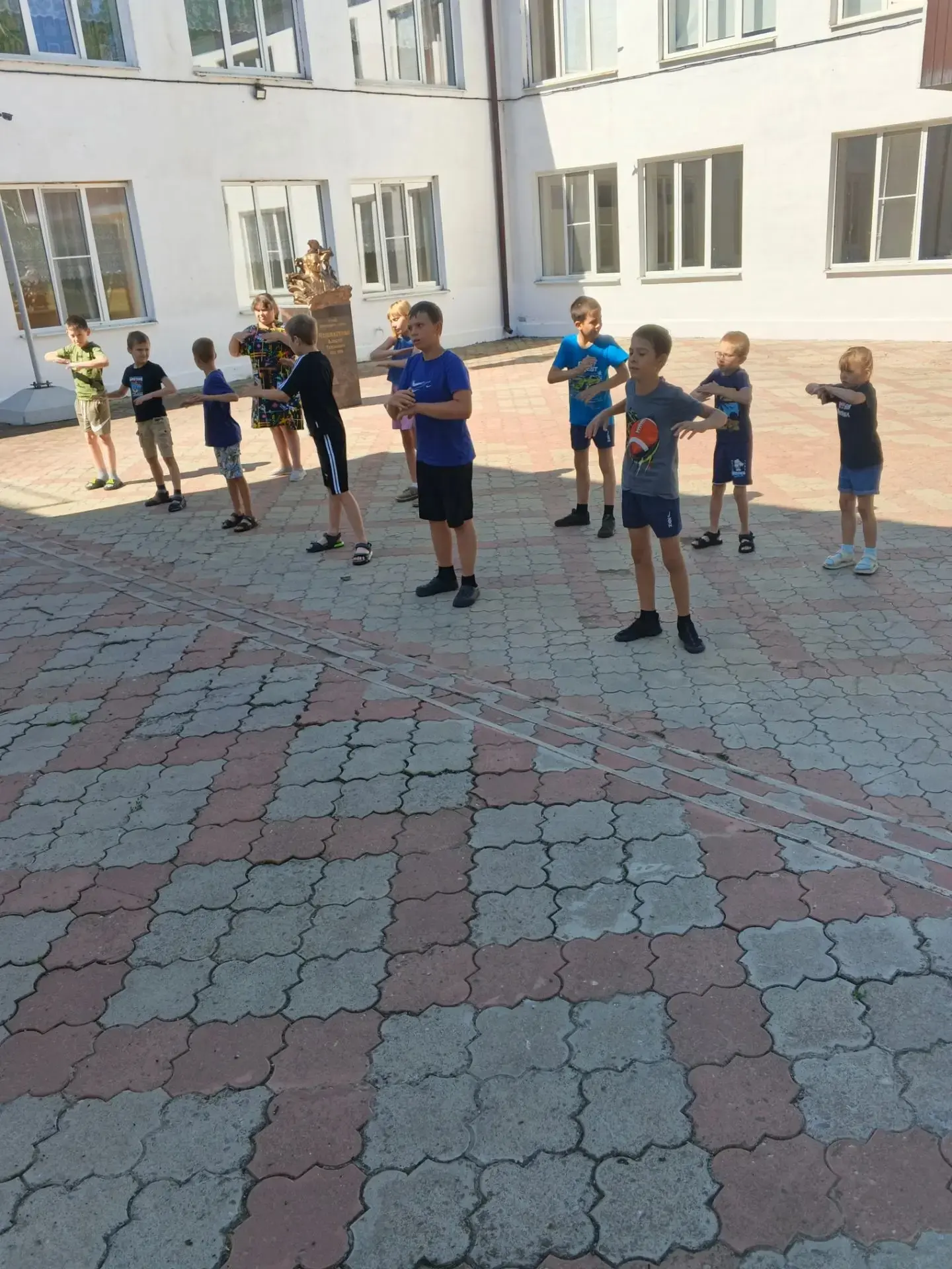 Спортивный день в нашем пришкольном лагере: веселье, азарт и командный дух!

Сегодня в нашем пришкол