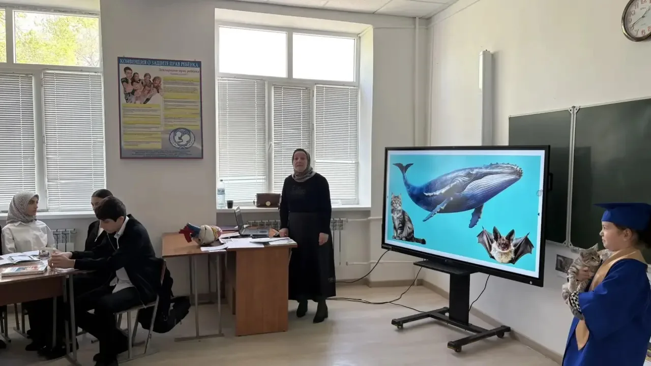👩🏻‍🏫Педагоги Карабудахкентского района обменялись опытом в рамках декады естественных наук  📚Открыты