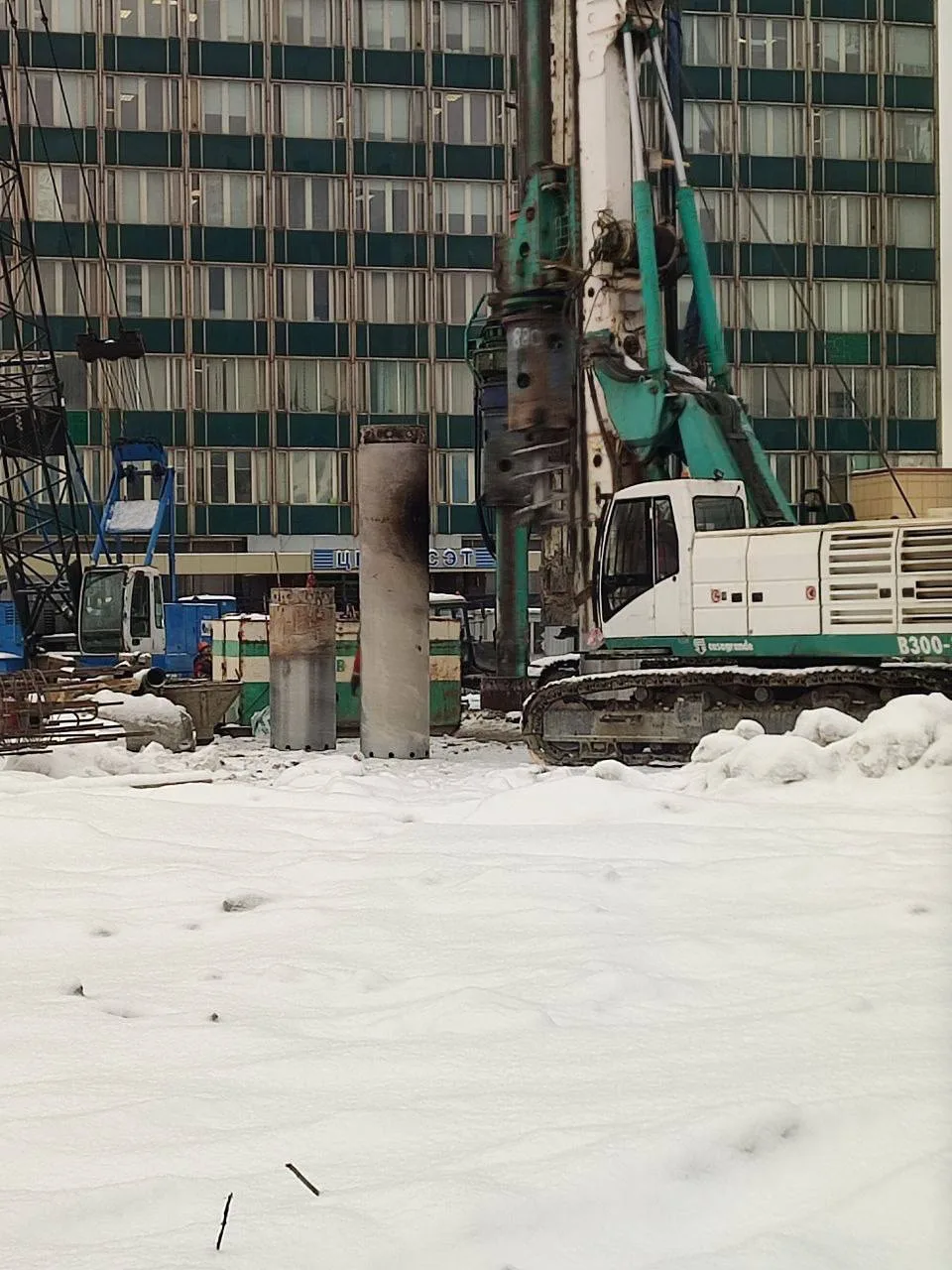 👷🏻‍♂️ На строительной площадке будущего вестибюля станции «Броневая» продолжаются работы по сооружен