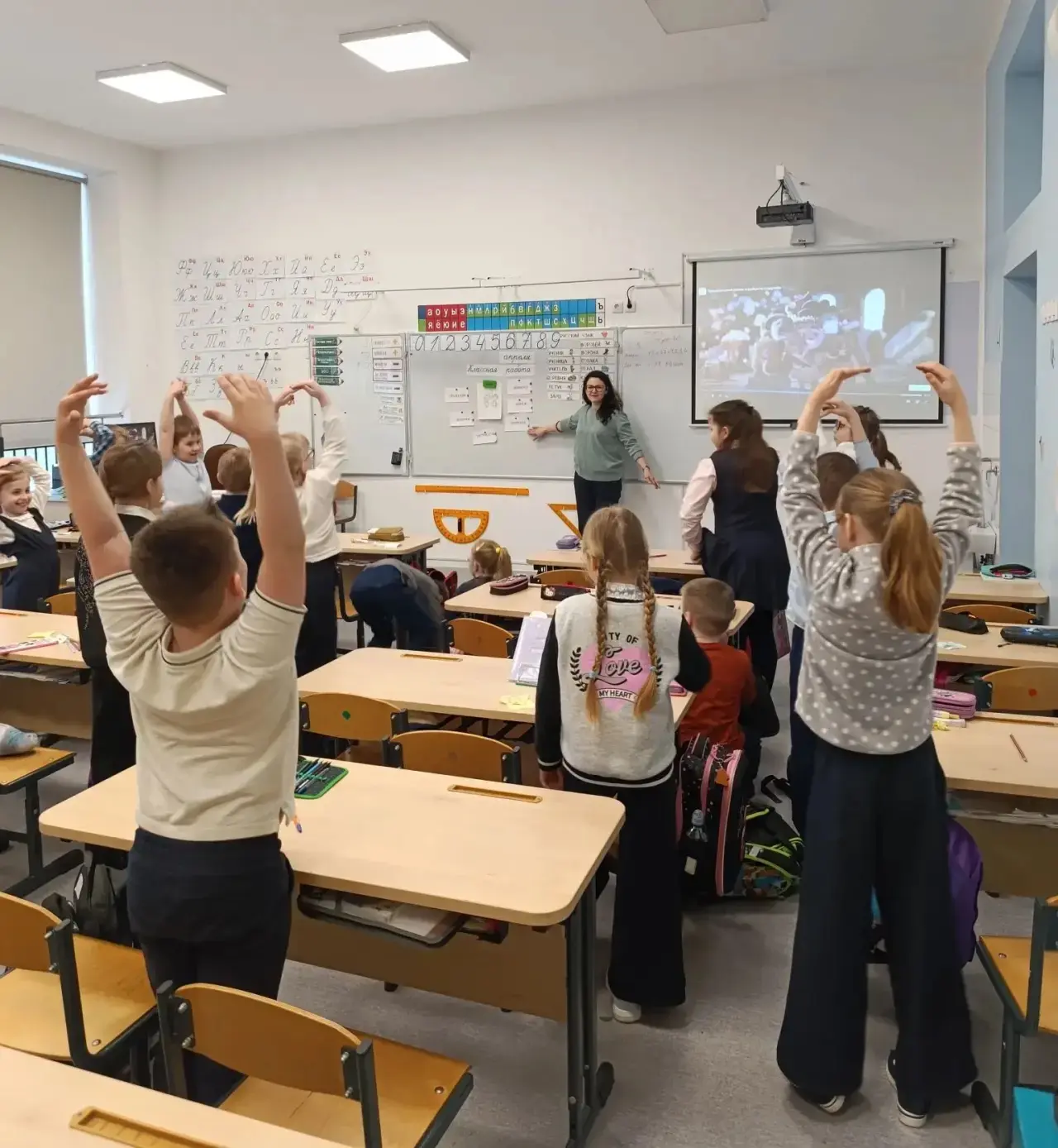 🌸🫂Неделя психологии в Майской гимназии продолжается совершенствованием у обучающихся навыков общения