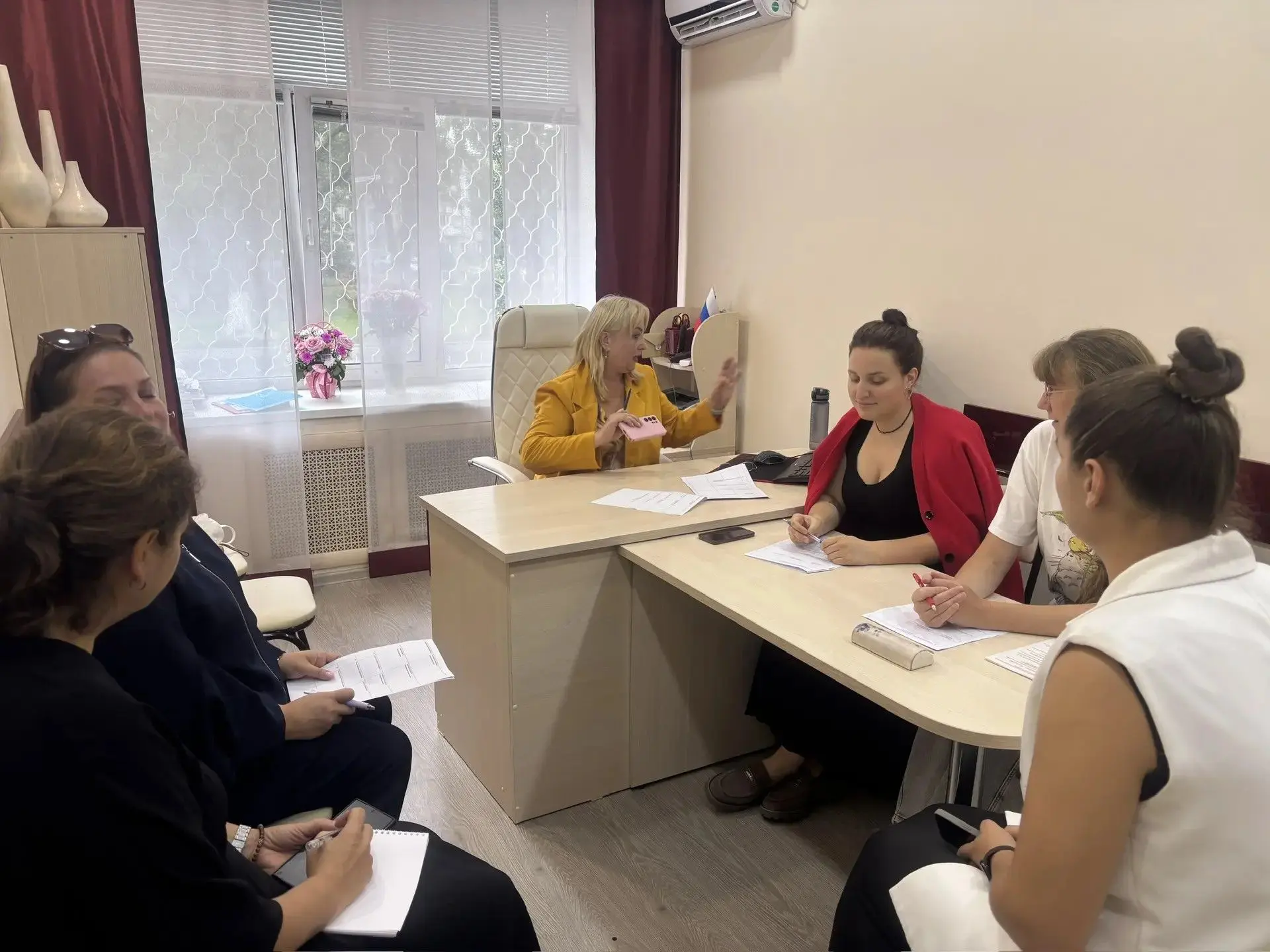 Продолжаются встречи администрации школы с родителями первоклассников