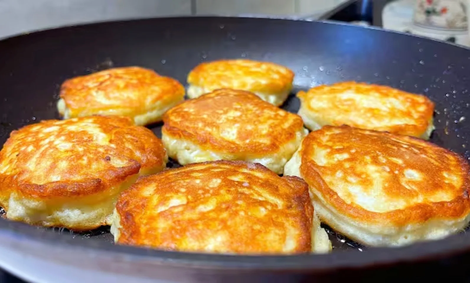 🎃🍏🥞 «ОСЕННЕЕ СОЛНЦЕ»: Пышные тыквенно-яблочные оладьи на кефире — яркий, полезный и ...