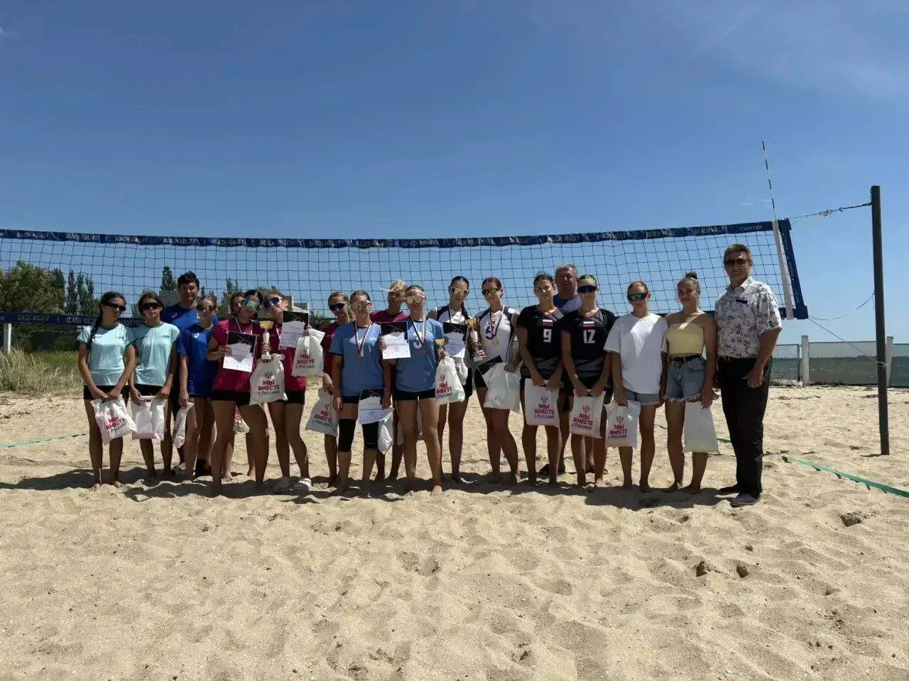 🏖 В Бердянске прошёл открытый турнир по пляжному волейболу среди девушек, приуроченный...