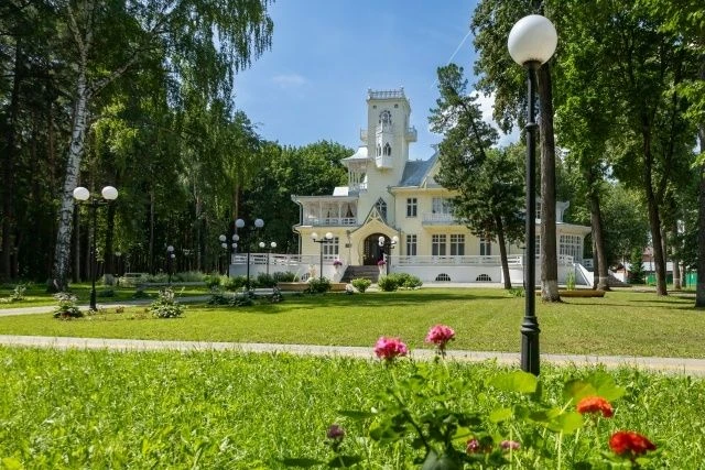 🌳Сарапул – самый старый и самый красивый город Удмуртии. Он расположился на высоком бе...