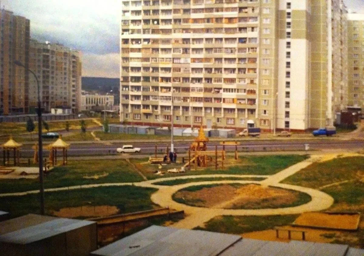 🕰️ Бульвар Дмитрия Донского в 1997 году