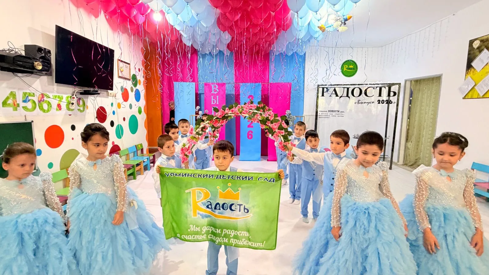 12-й выпуск! Сегодня у нас двойной праздник — радость и легкая грусть одновременно. 🥲