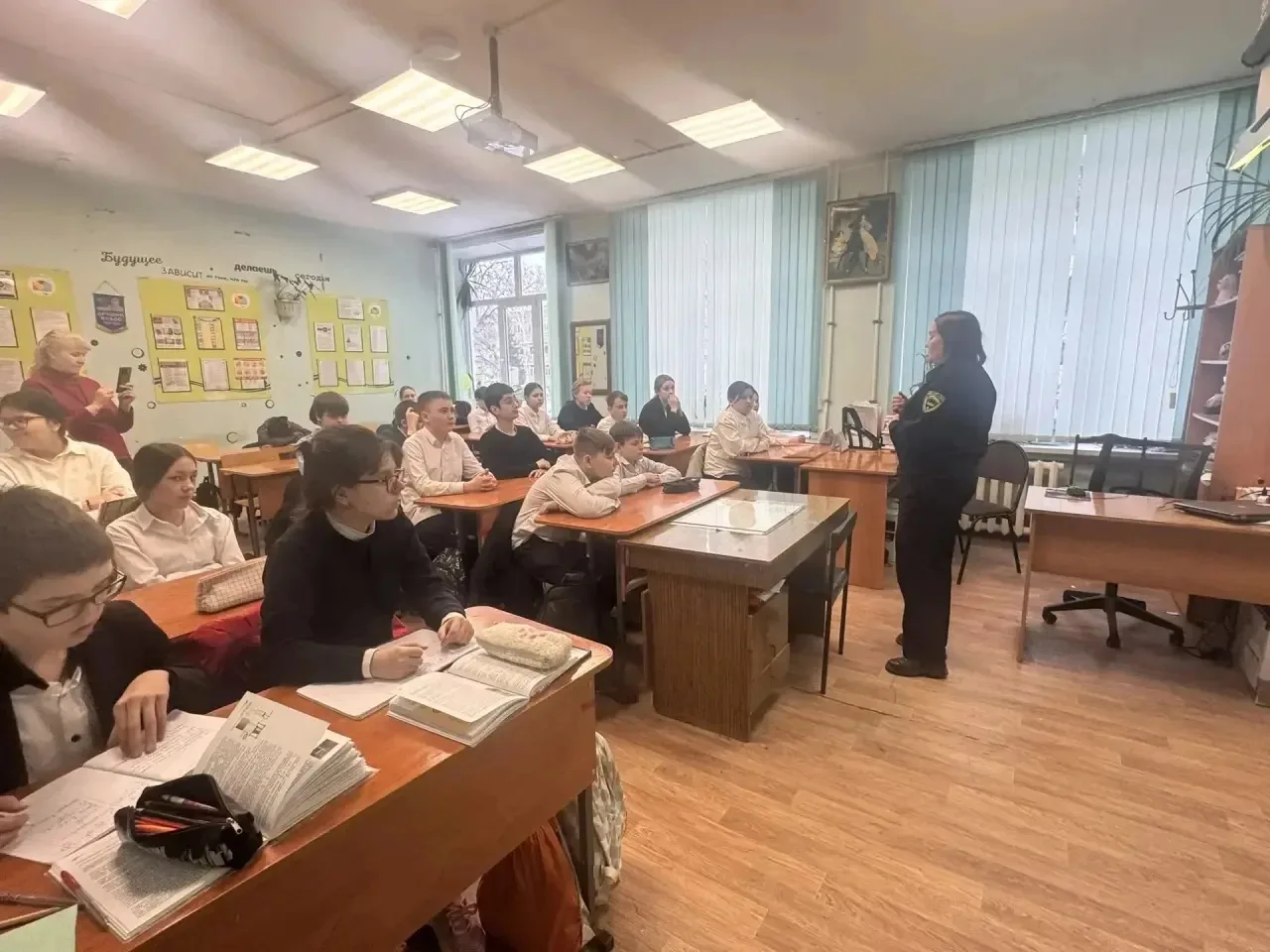 Профилактическая беседа с Центром общественной безопасности  На базе МАОУ Школа №129 прошли лекции д