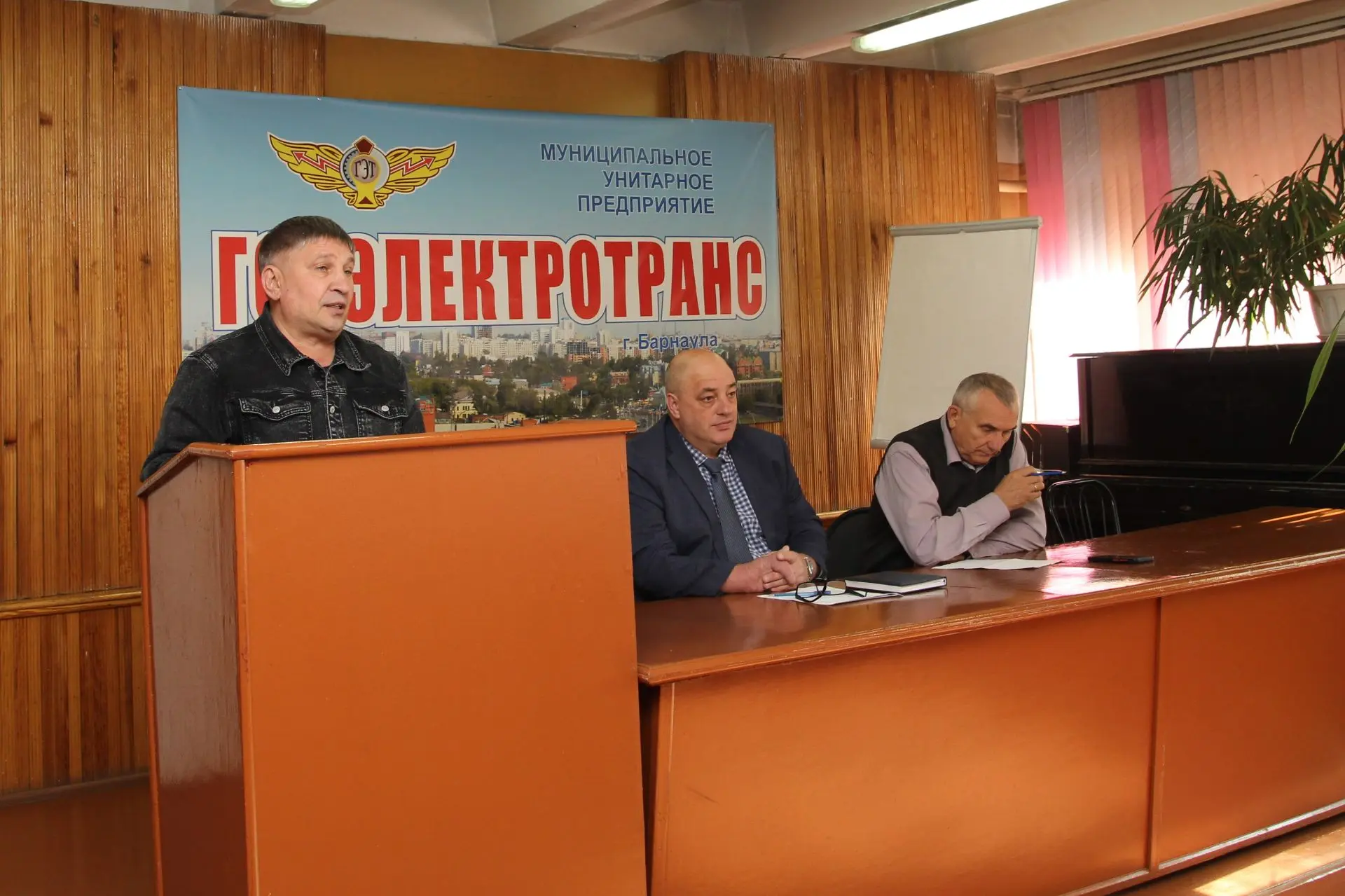 📢 В трамвайном депо №1 «Горэлектротранса» прошло инструктивное совещание с коллективом