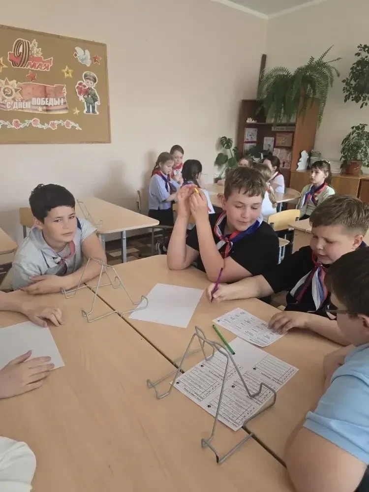🇷🇺🦅В 4Е классе «Орлят России» прошел тематический квиз «Память», посвященный событиям Великой Отечес
