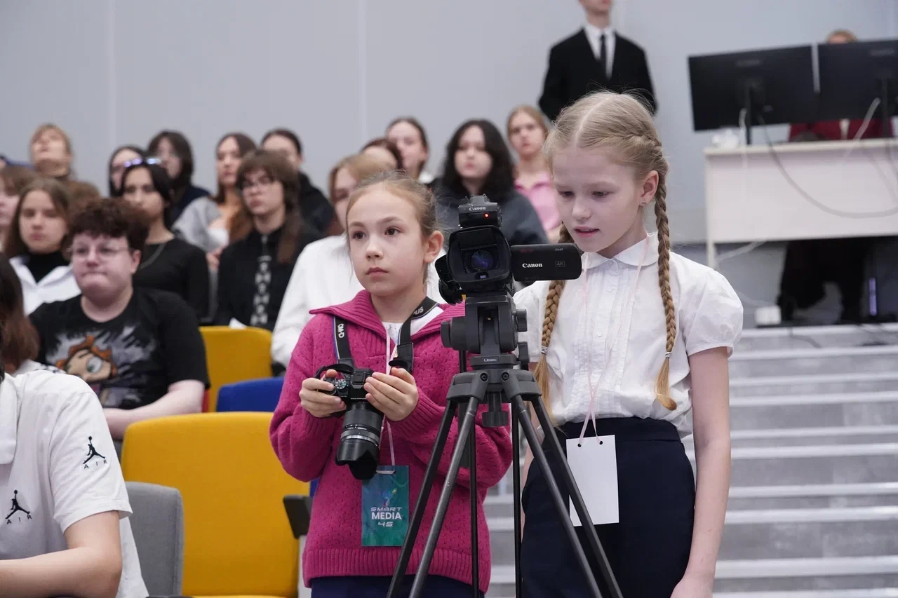 Поприветствовала участников Большой университетской недели в кемеровской школе № 45.  💡Проект реализ