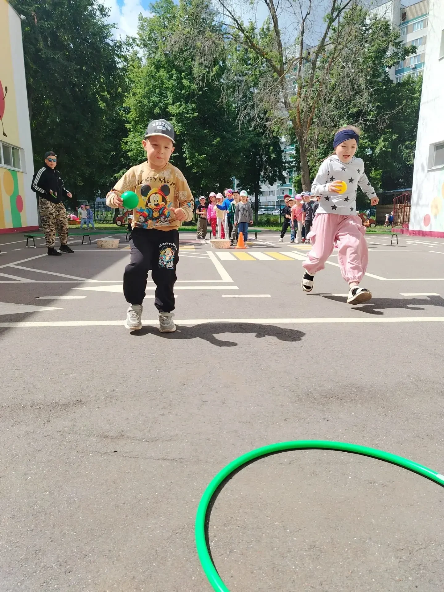 В нашем детском саду прошло мероприятие по БДД "Правила дорожные - правила надежные", в котором прин