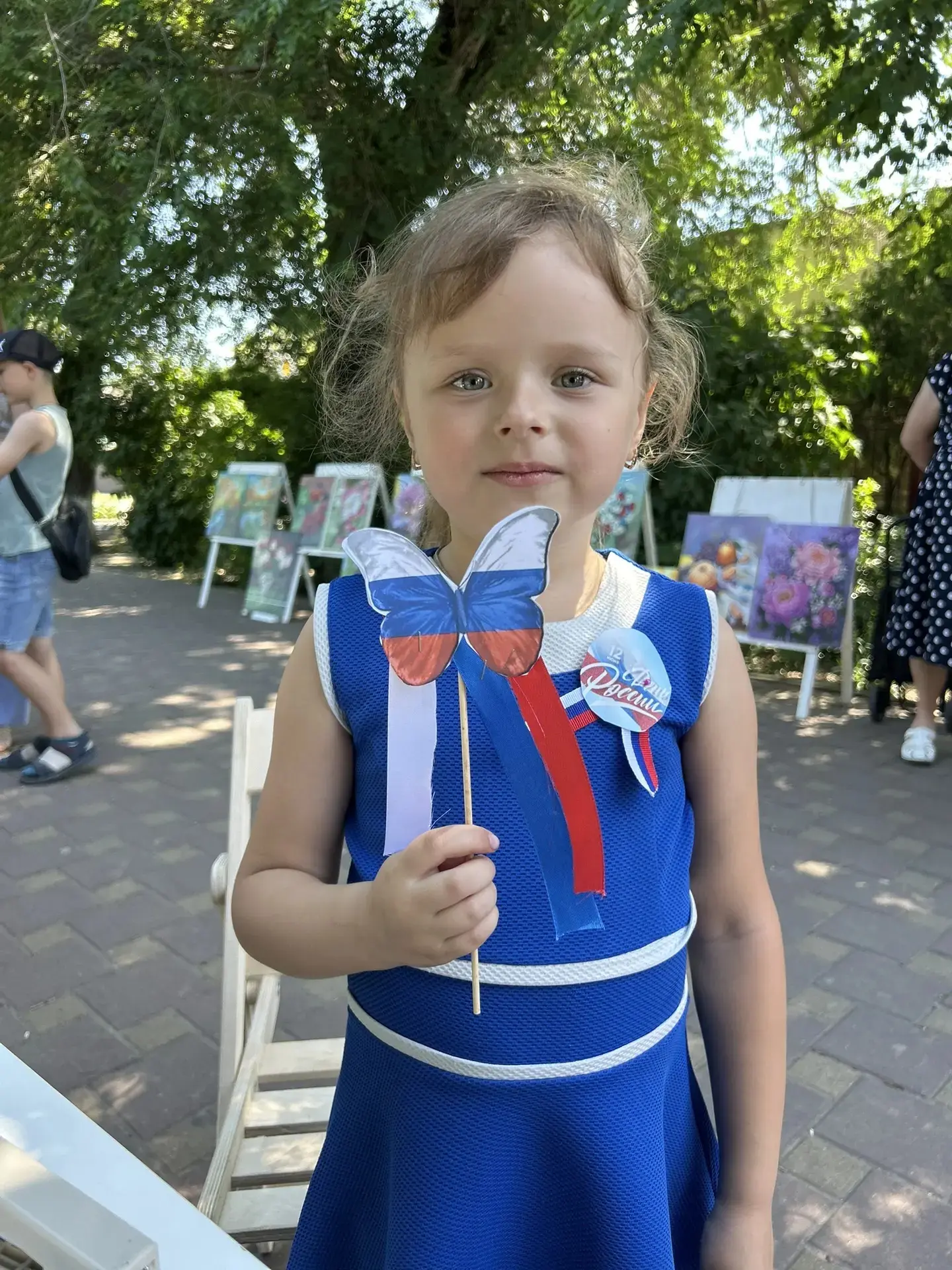 🎨 Мастер-классы на Дне России: праздник своими руками

Пока на сцене гремели песни, на творческой п
