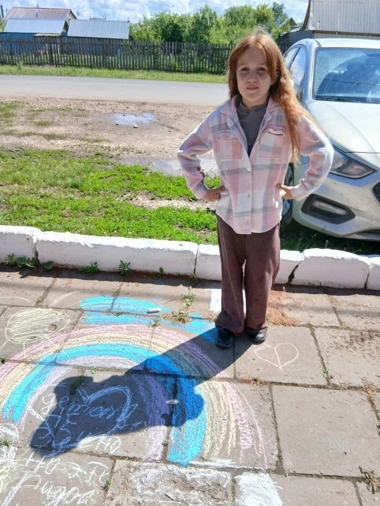 Для детей пришкольного лагеря "Улыбка" части города Венера прошло яркое мероприятие "Я ...