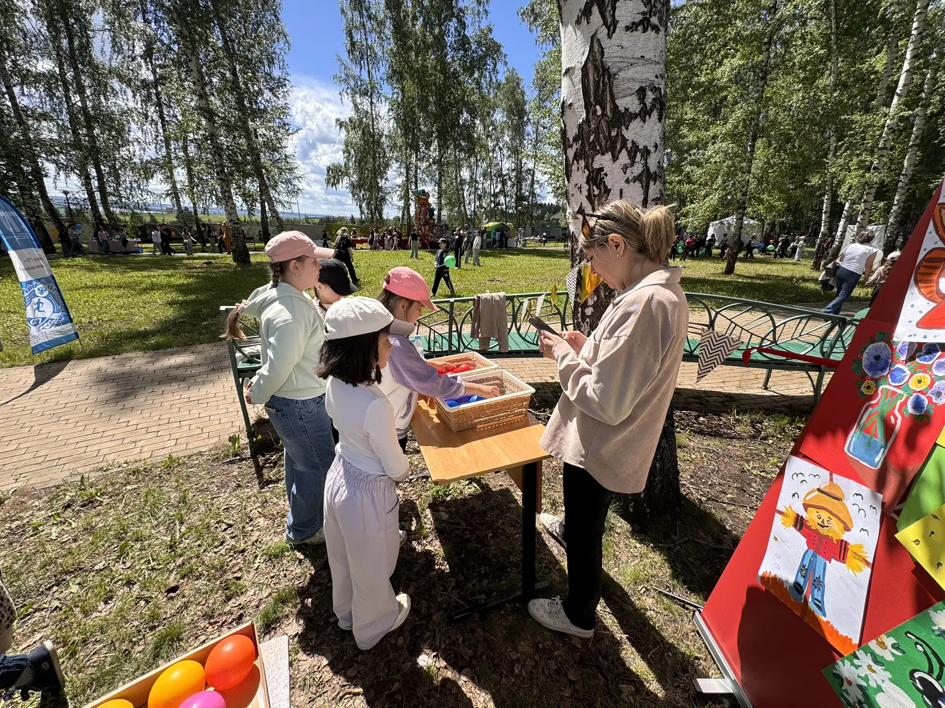 Весело встречаем 1 июня/ 1 день лета , а с ним веселье и радость каникул с днем защиты ...