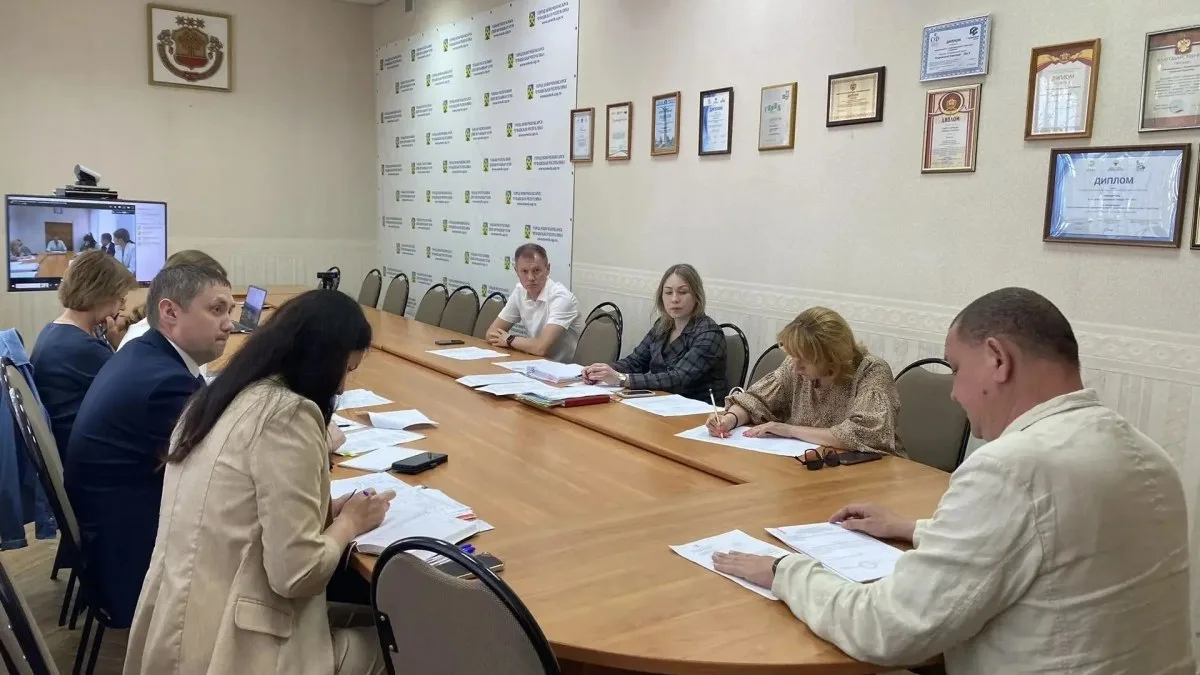 В Новочебоксарске чиновники обсудили зарплаты в местной частной охранной фирме Защита. Вопросы возни