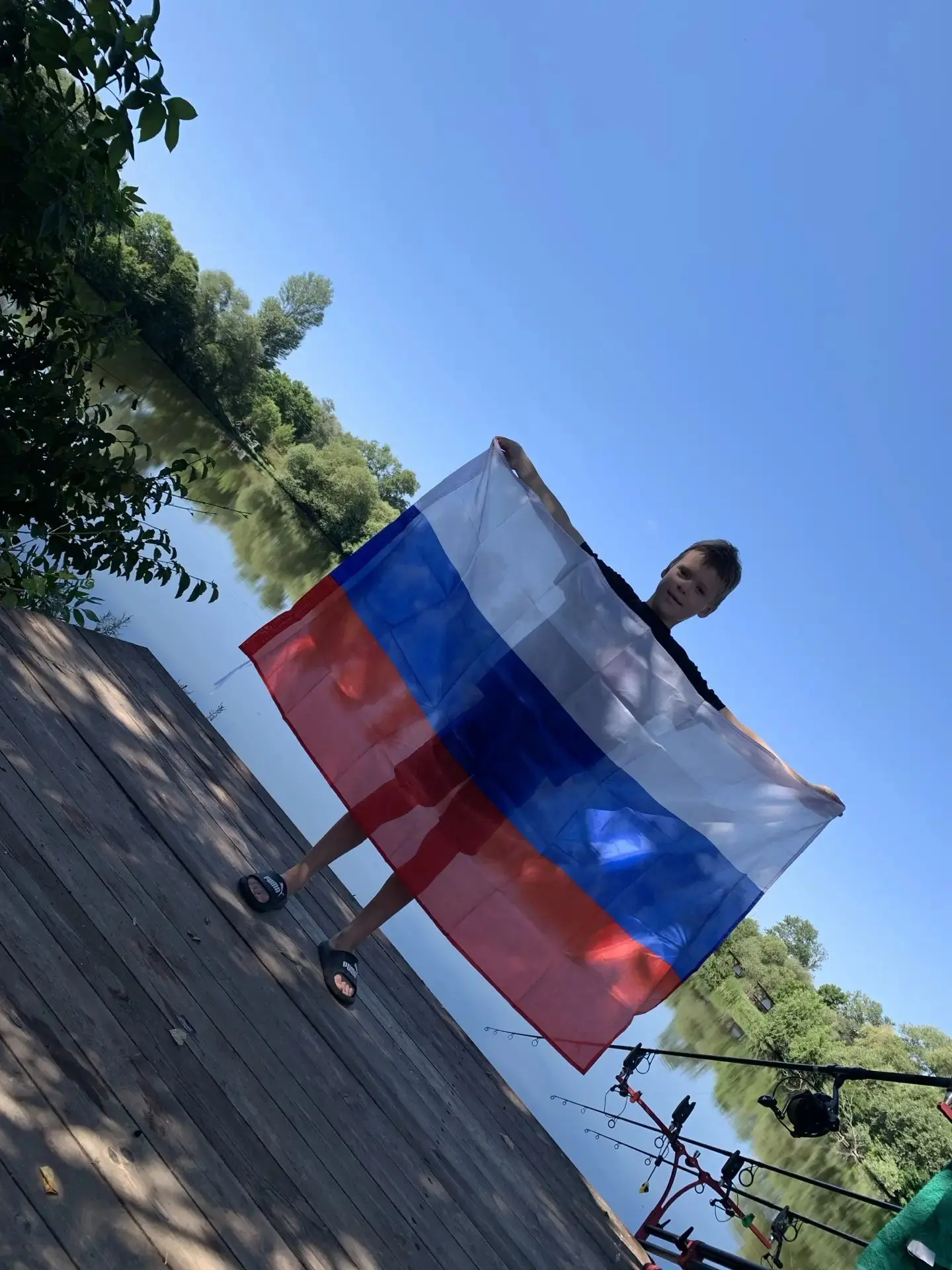 В рамках празднования Дня Государственного флага Российской Федерации🇷🇺 в школе прохо...