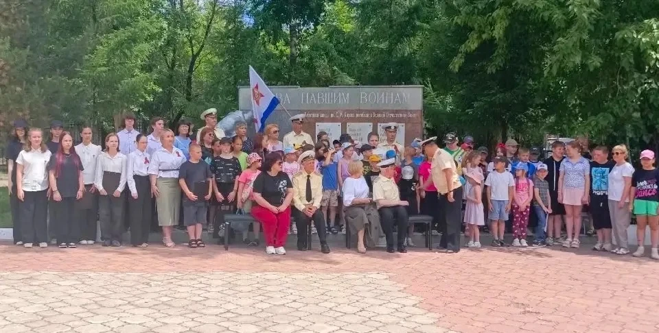 22 июня — самая печальная дата в календаре

Сегодня воспитанники нашего пришкольного лагеря собралис