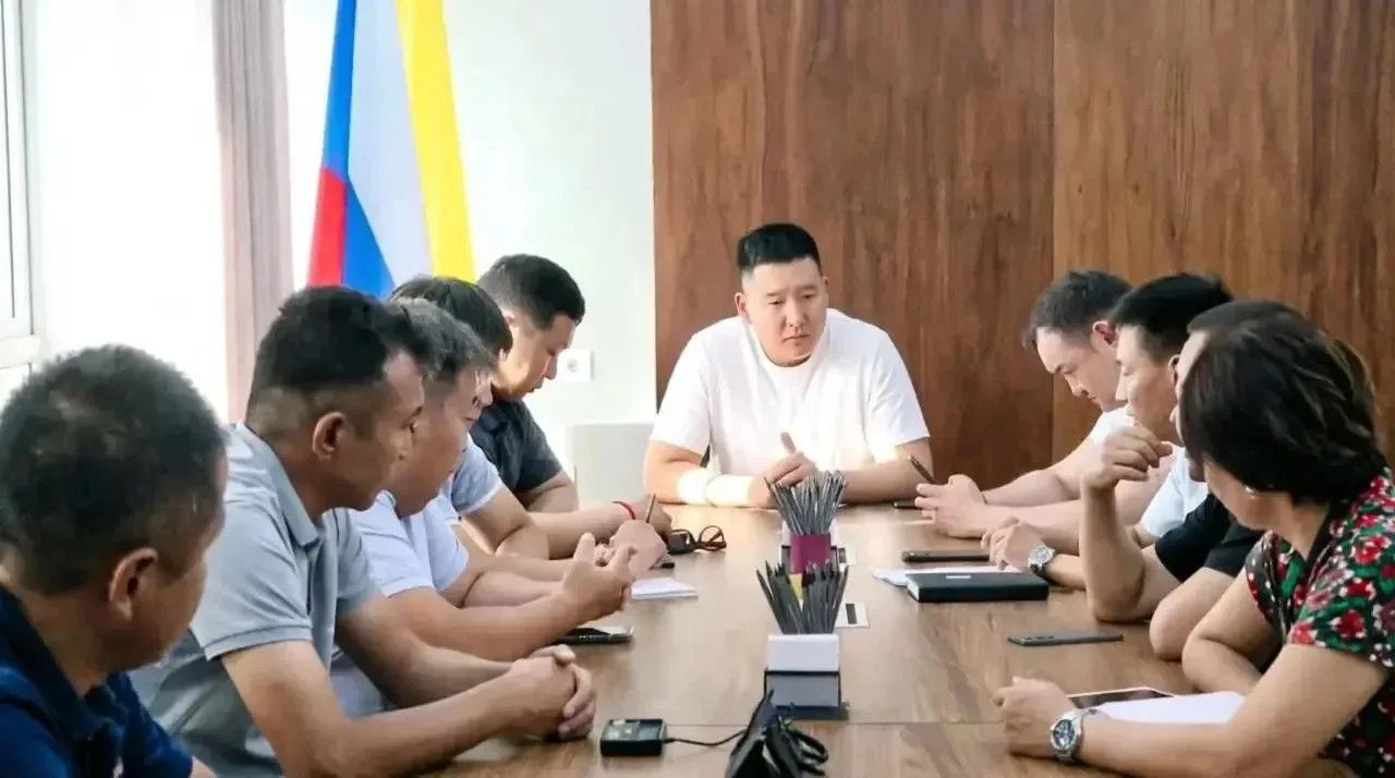В Малодербетовском и Октябрьском районах проводится работа по поддержке фермеров, пострадавших в нед