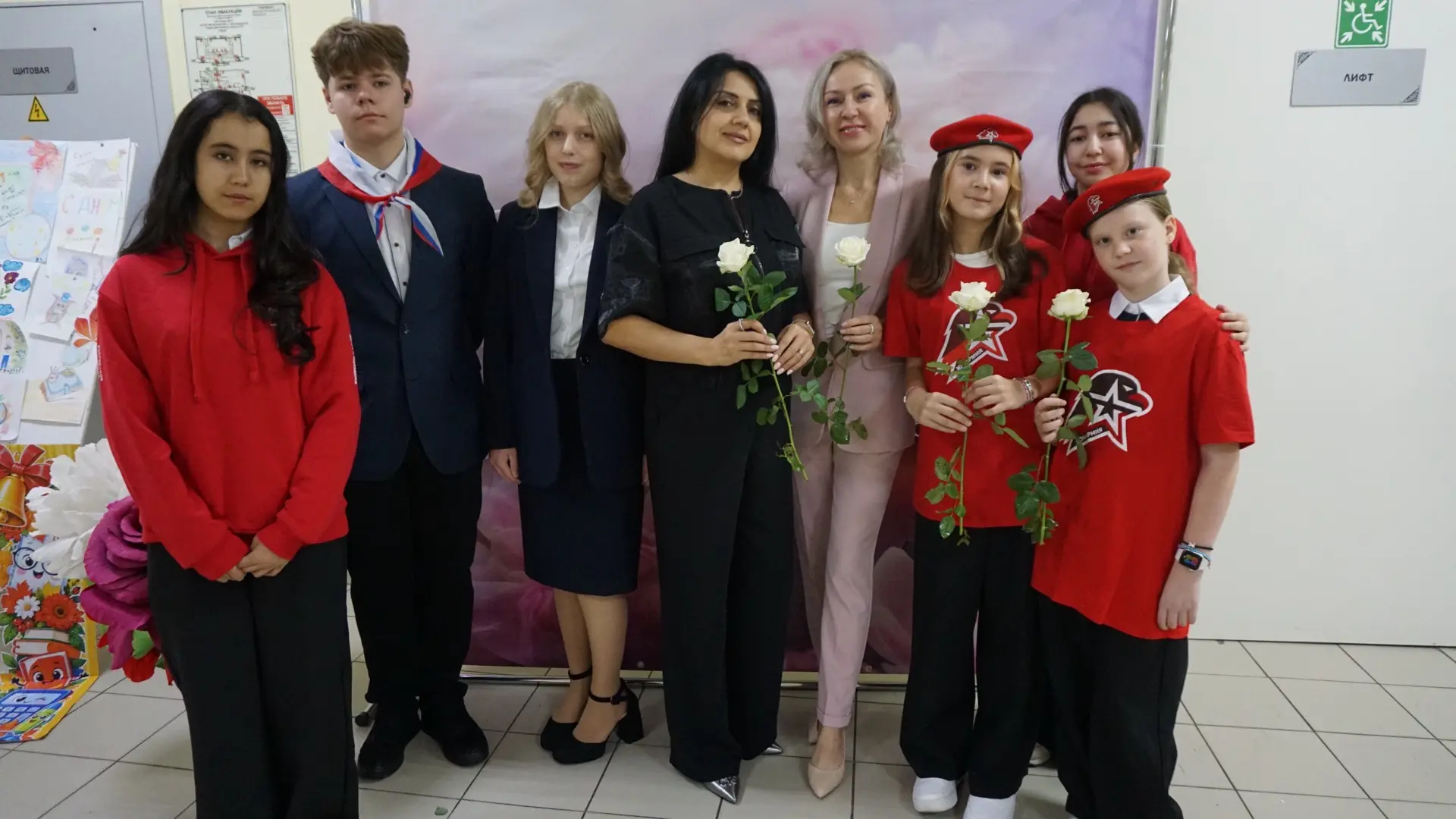 Дарите учителям цветы… 🌸