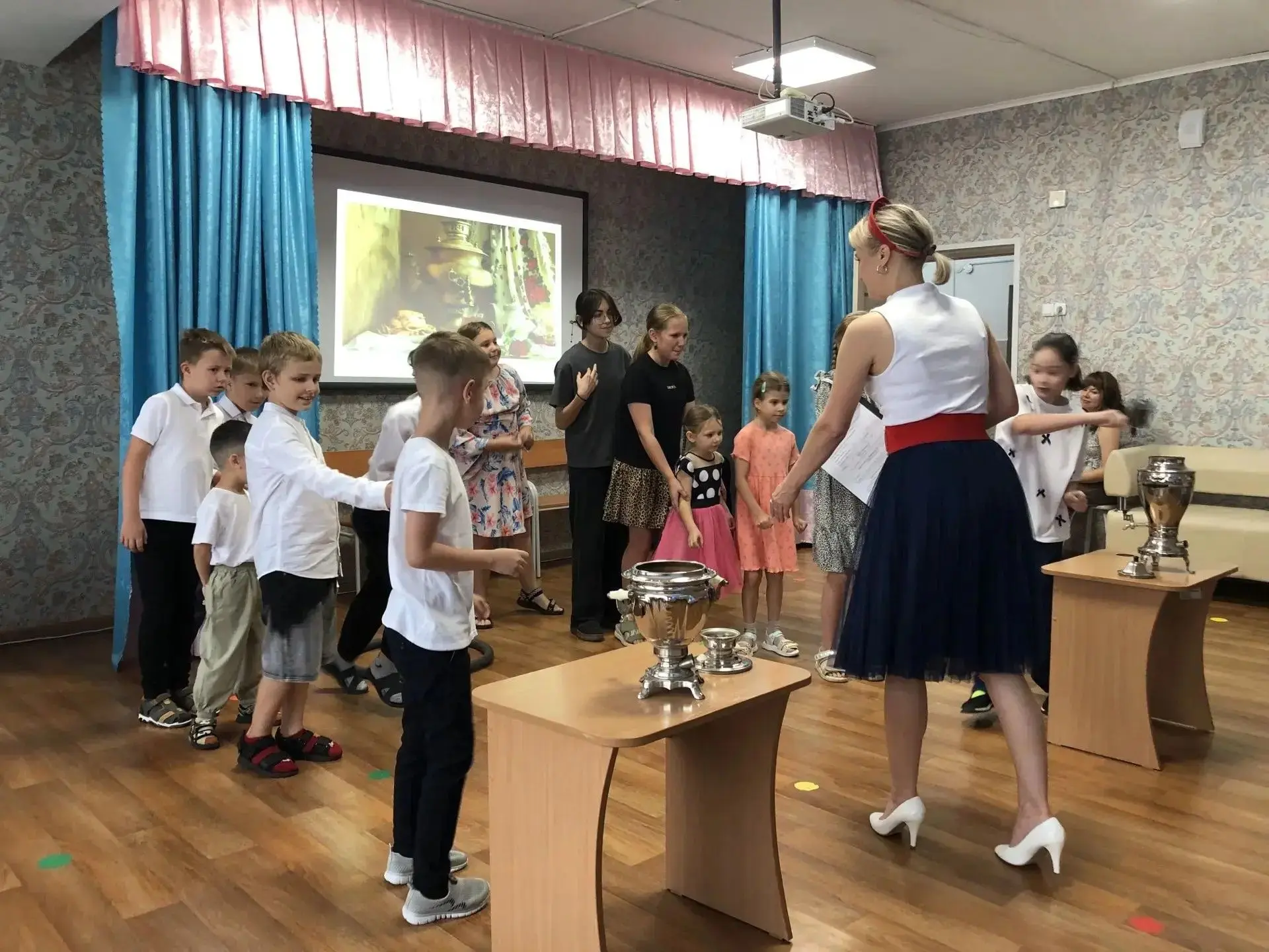 🇷🇺В единстве наша сила: праздник Российского флага в центре «Родник»