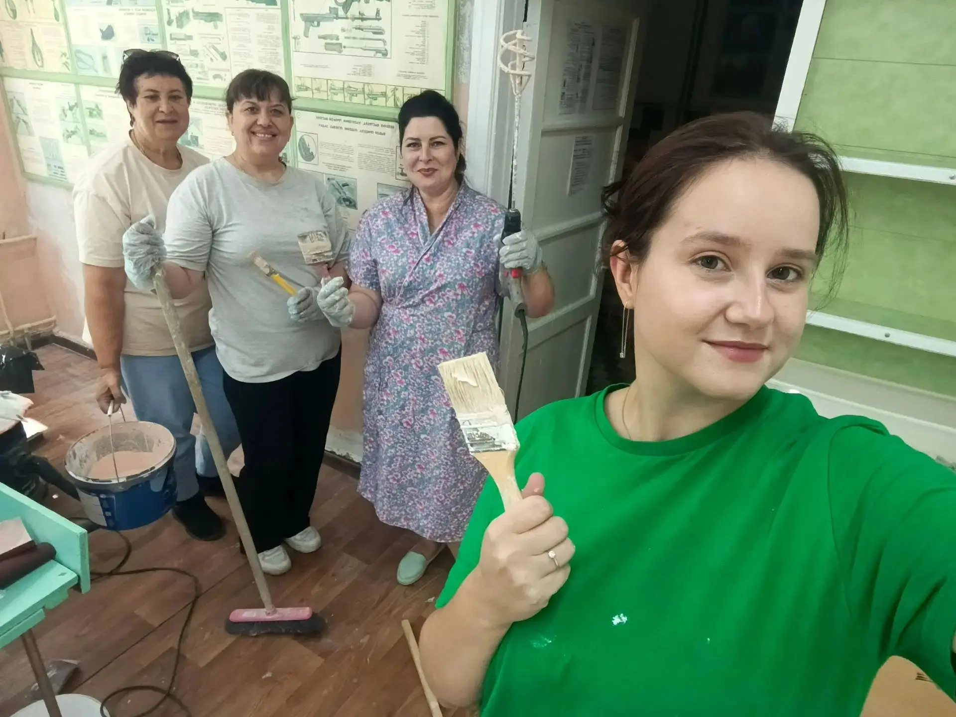 Дружная команда добровольцев Молодёжного Центра "Юность" продолжает делать лёгкий косме...