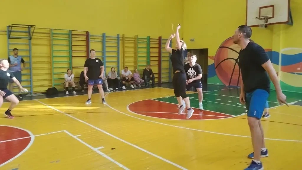 🏐 БИТВА ДО ПОСЛЕДНЕГО МЯЧА! РОДИТЕЛИ #ШКОЛА49 — НАСТОЯЩИЕ БОЙЦЫ! 💪✨  27 мая на районном этапе межшко