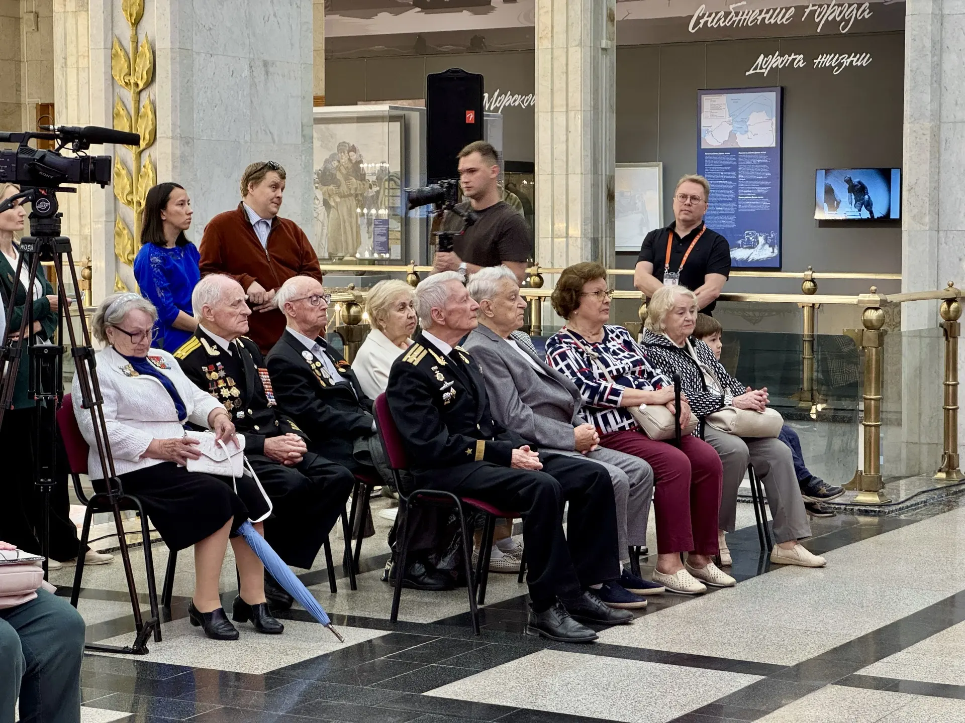 🕯 Вице-губернатор Ленинградской области Николай Циганов принял участие в открытии выст...