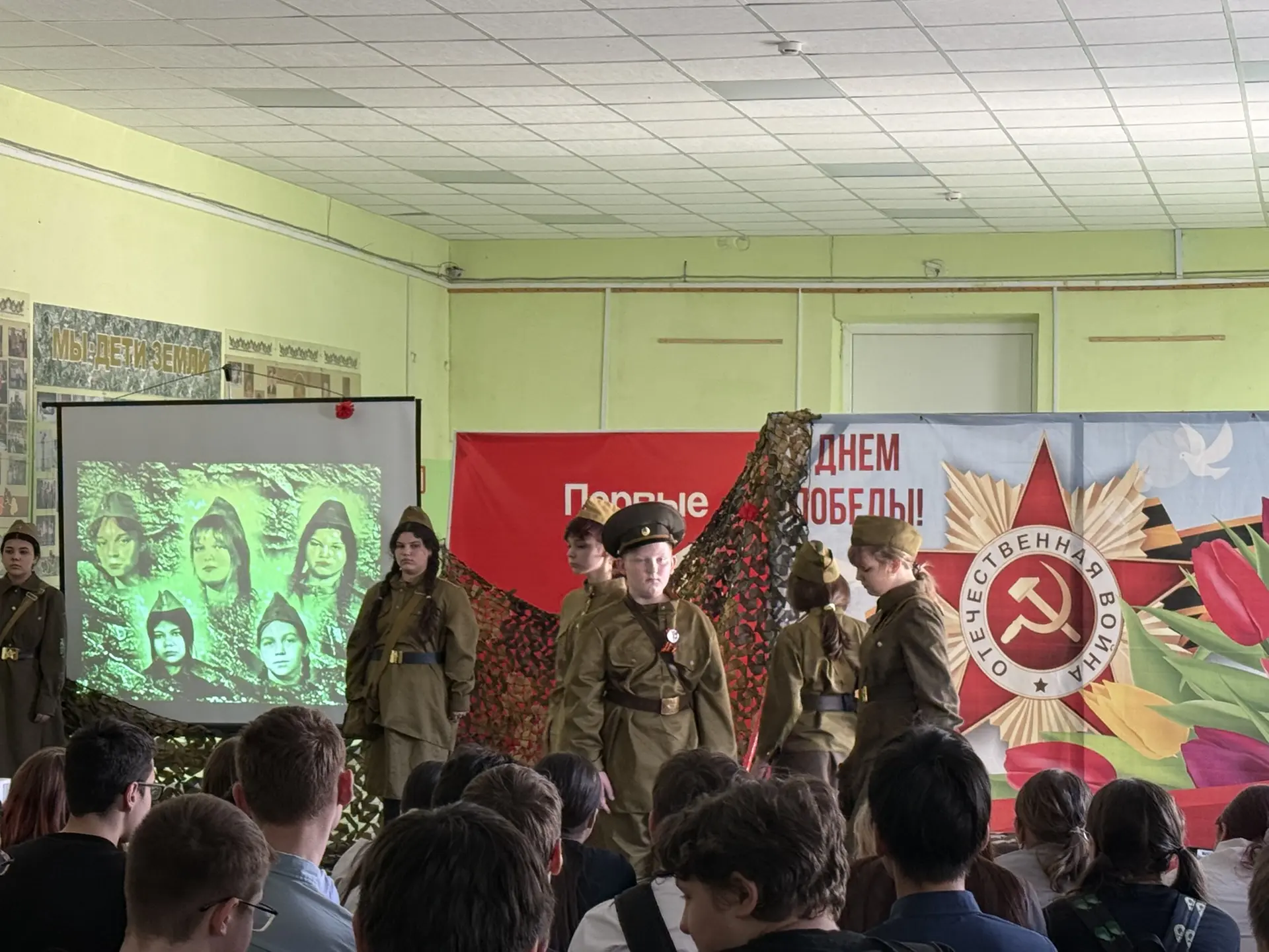 «А зори здесь тихие...» на школьной сцене 🎭💔