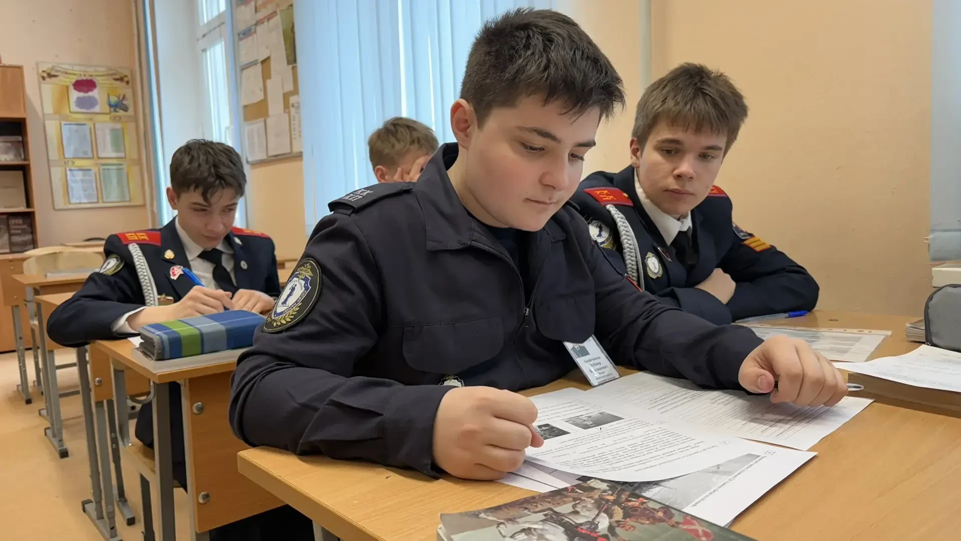 🚨 6 апреля кадеты 8-10 классов приняли участие в викторине «Знаешь ли ты свой героический город?». Р