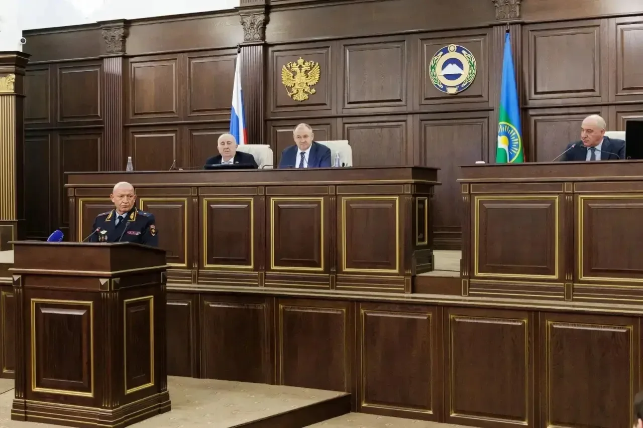 Безопасность в приоритете!  Глава Карачаево-Черкесской Республики принял участие во внеочередной 21-