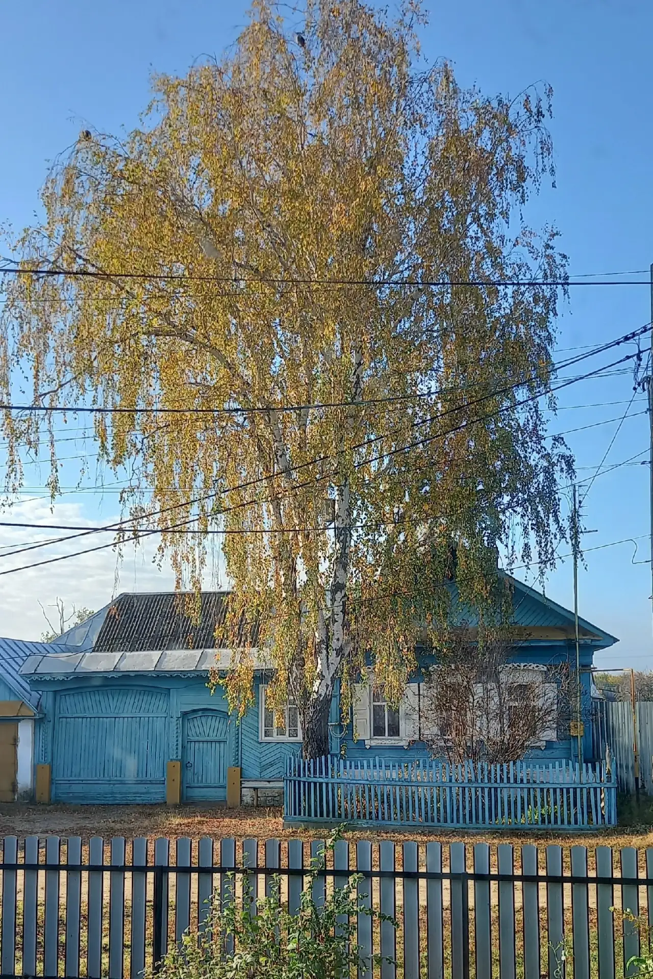 Уж небо осенью дышало,
