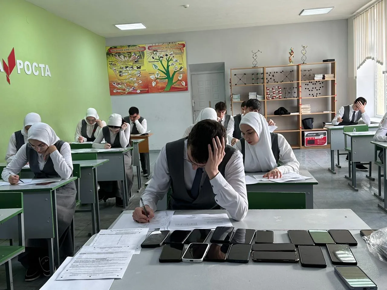 В МБОУ" СОШ№1 с. Алхазурово им. А. Сулейманова " прошел  пробный единый государственный экзамен по м