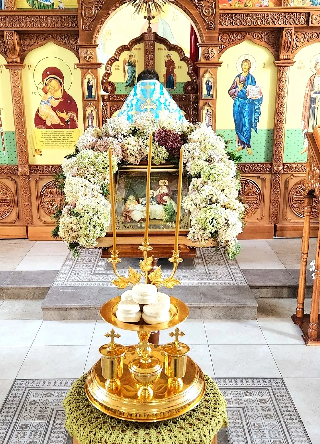 С праздником Рождества нашей великой Заступницы, Пресвятой Владычицы Богородицы!