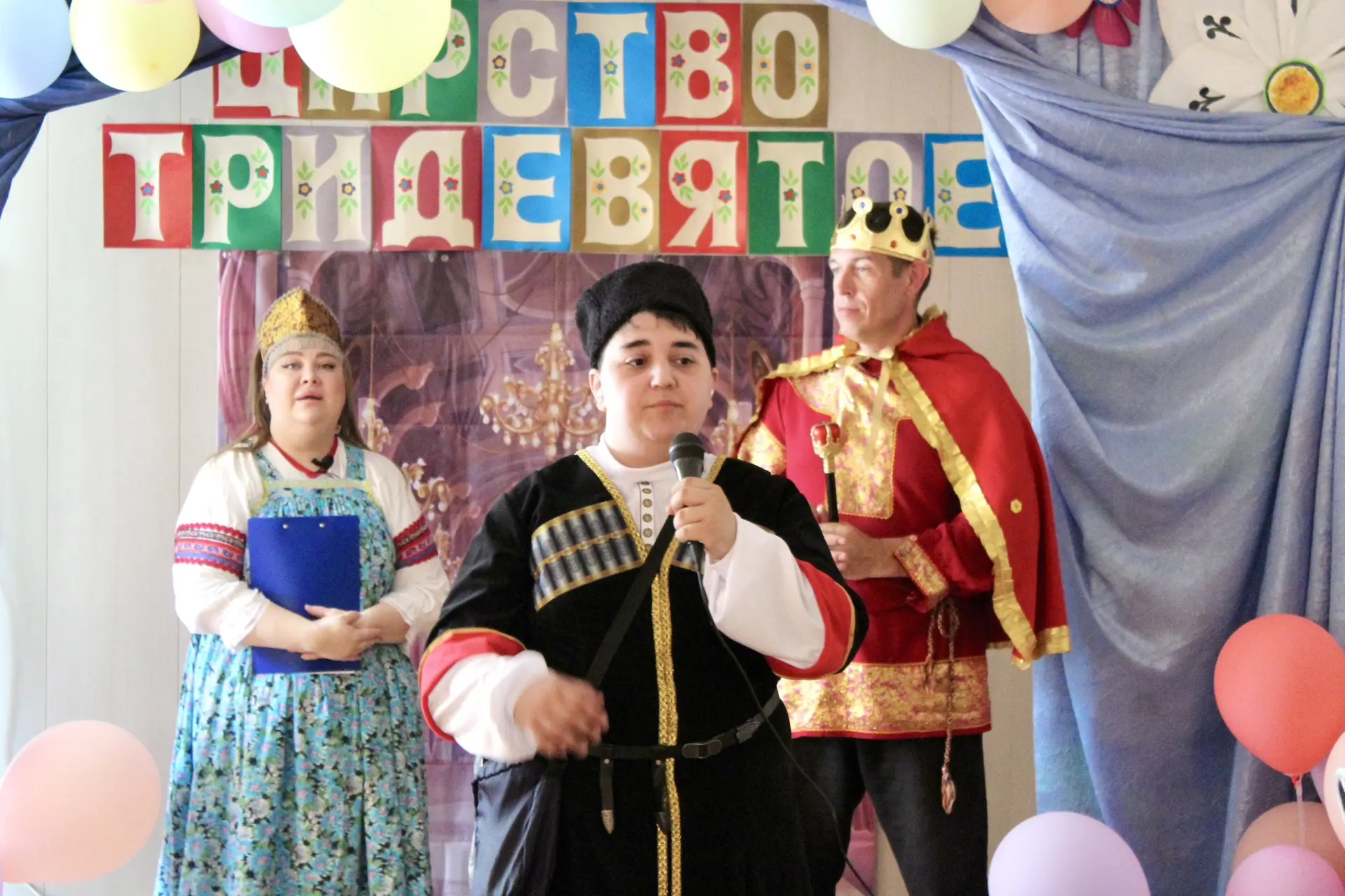 «О, сколько мгновений чудных…» — эти строки как будто про наши встречи! 💫

💐Сегодня — особенный де
