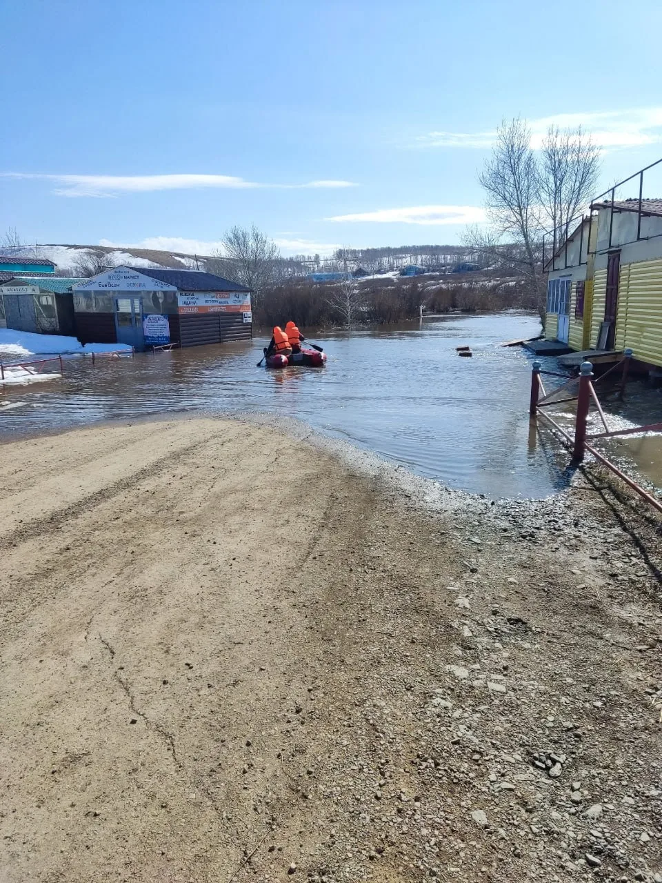 🌊 Аркаим оказался отрезан водой из-за разлива рек  В Брединском районе начался сезонный разлив рек Б