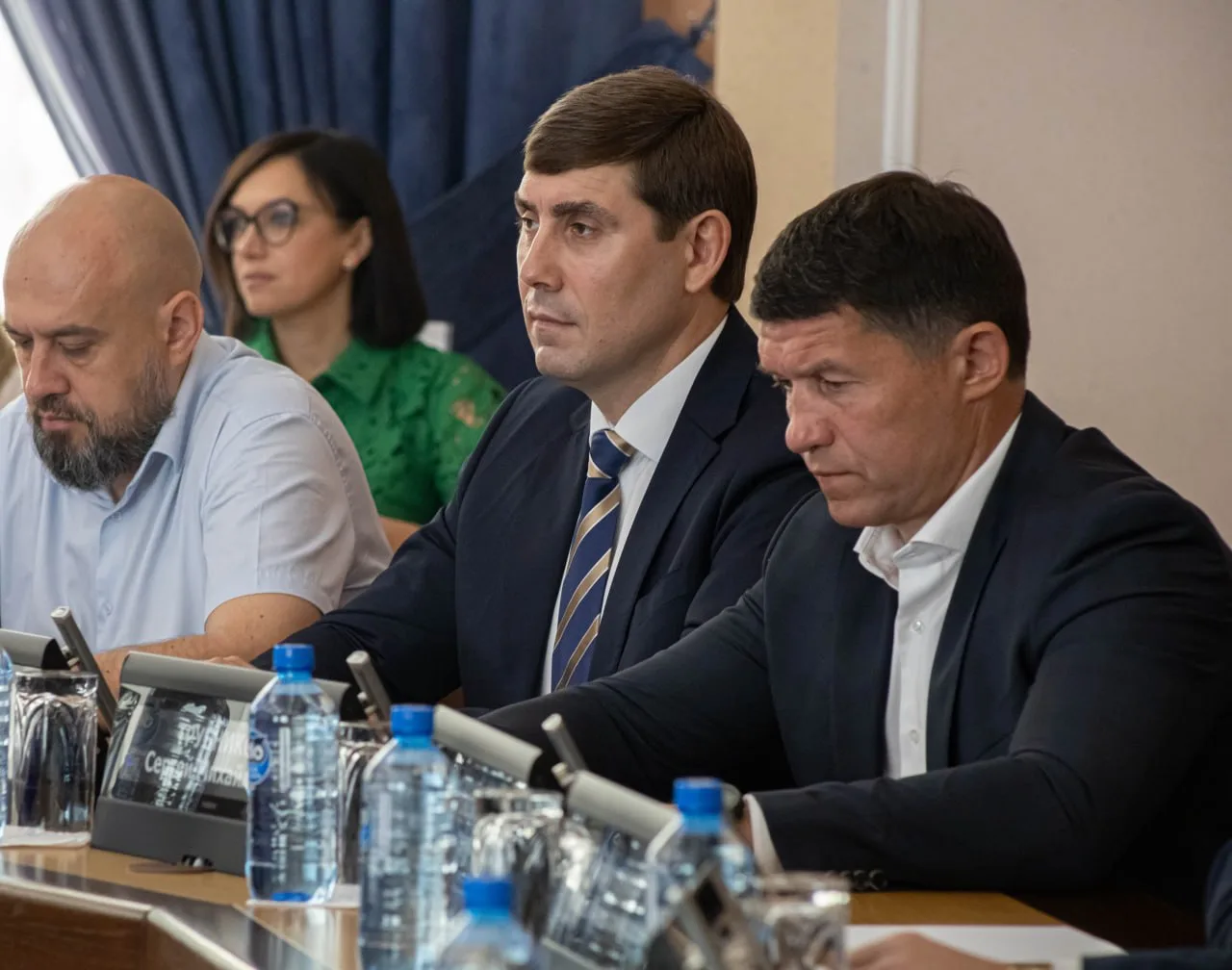 💼 В Совете депутатов Новосибирска провели заключительную сессию этого сезона