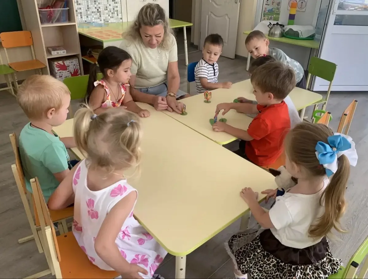 Ребята из группы 🎈Смешарики🎈продолжают 🧸учиться играть, строить, веселиться. На прош...